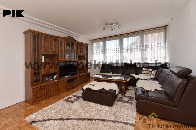 LUKAVAC - Kvalitetan trosoban stan 76 m2, sa garažom 2