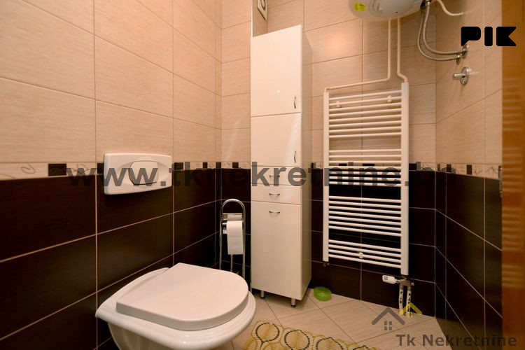 LUKAVAC - Kvalitetan trosoban stan 76 m2, sa garažom 12