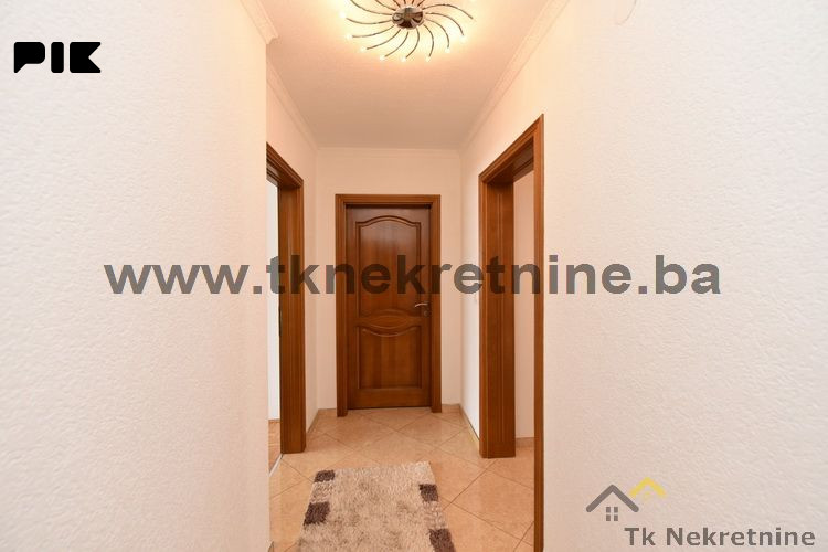 LUKAVAC - Kvalitetan trosoban stan 76 m2, sa garažom 14
