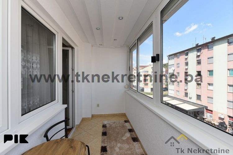 LUKAVAC - Kvalitetan trosoban stan 76 m2, sa garažom 16