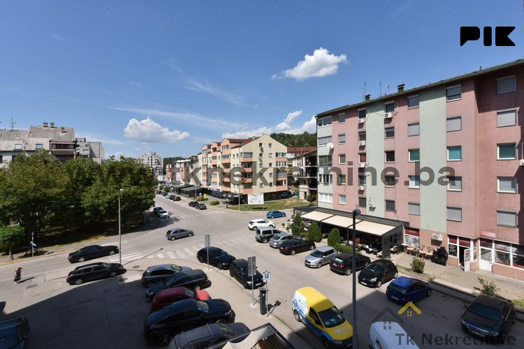 LUKAVAC - Kvalitetan trosoban stan 76 m2, sa garažom 17