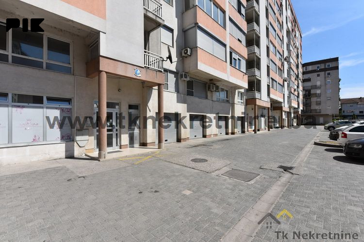 LUKAVAC - Kvalitetan trosoban stan 76 m2, sa garažom 19
