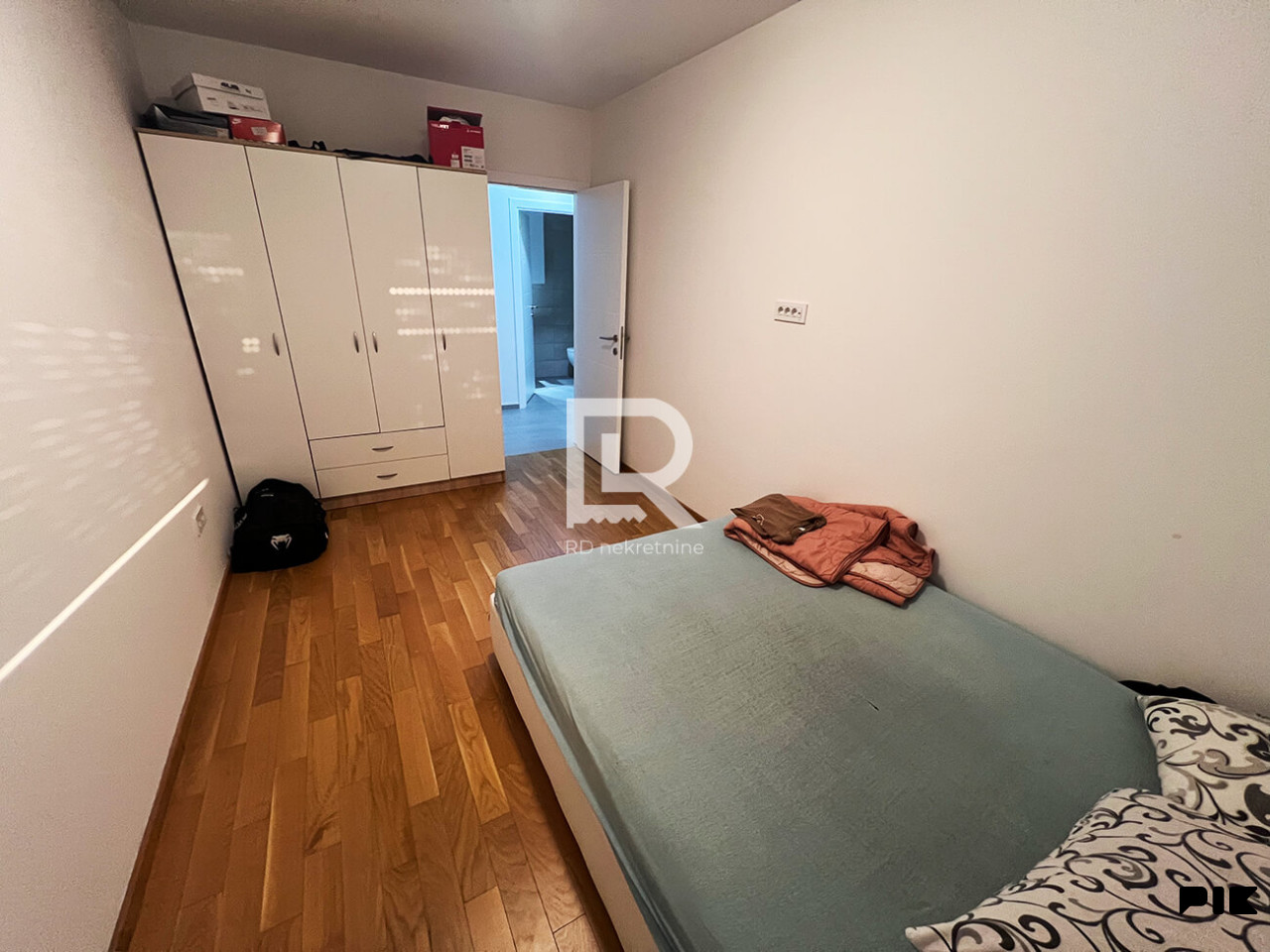 Iznajmljuje se trosoban stan 61 m2, City block 6