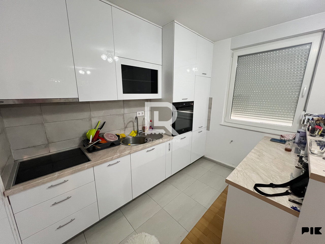 Iznajmljuje se trosoban stan 61 m2, City block 10