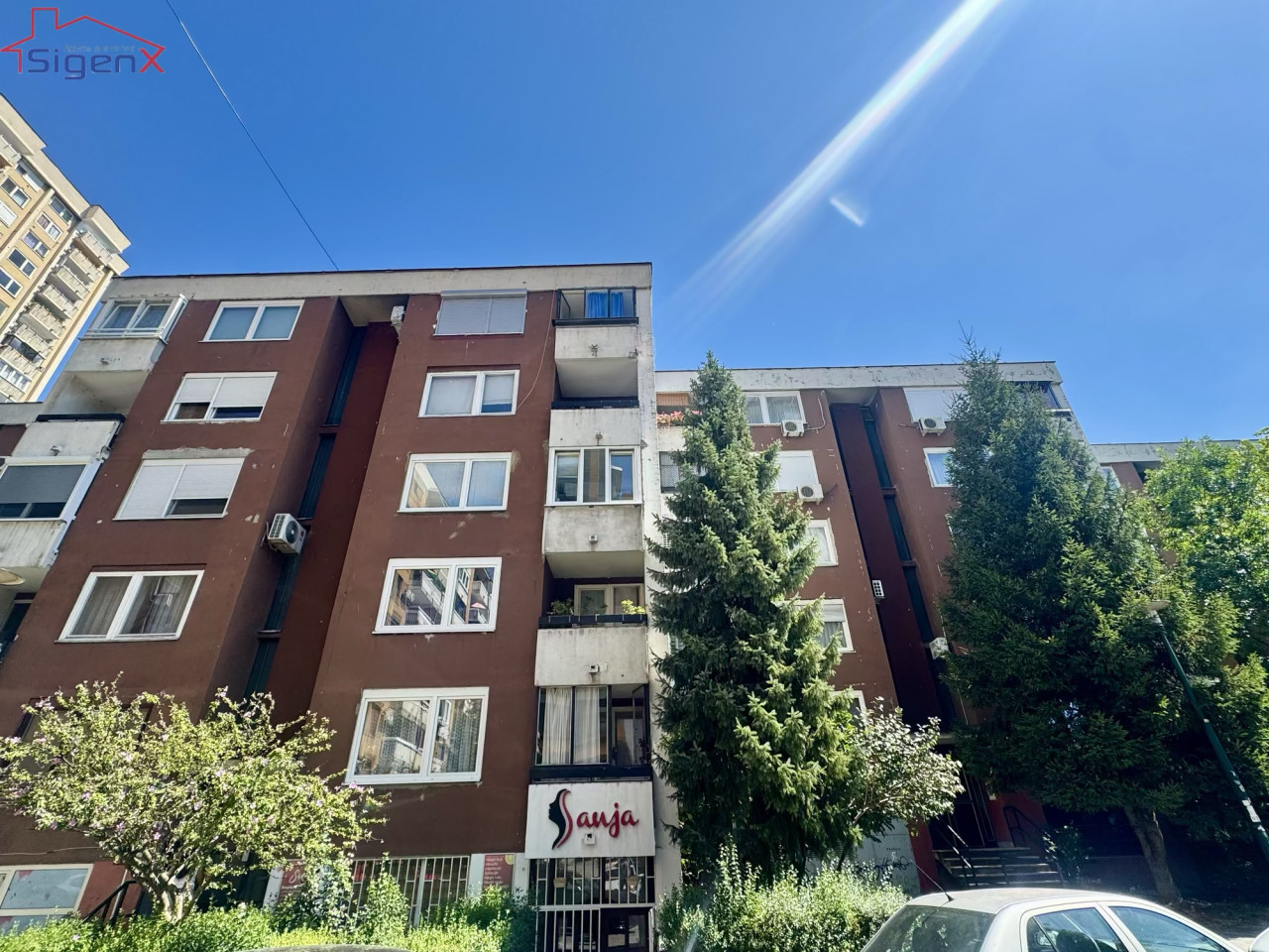 Trosoban stan/Hrasno/2 balkona/67m2/3.sprat/dvostrano orijentisan