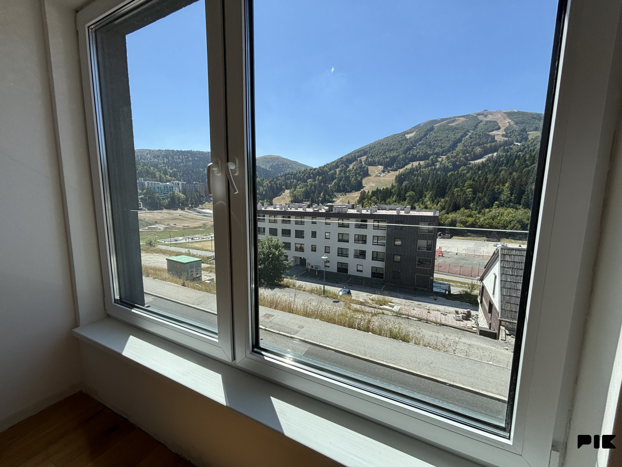 Bjelašnica 51 m2 trosoban sa balkonom Direktni pogled na stazu 15
