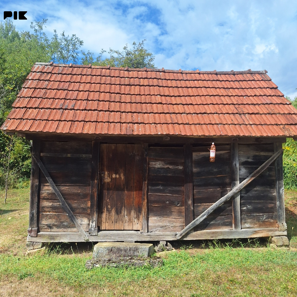 AMBAR MONTAZNI OBJEKAT