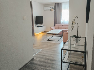 Stan Prozor 71m2 Renoviran Namjesten photo 5