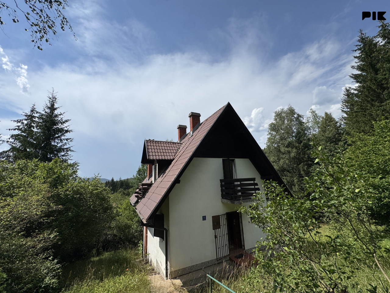 Prelijepa Kuća (Vikendica) Pale+2120m2 Ul. Solunskih dobrovoljaca