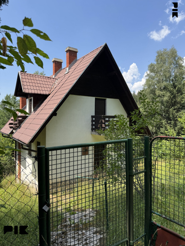 Prelijepa Kuća (Vikendica) Pale+2120m2 Ul. Solunskih dobrovoljaca 4