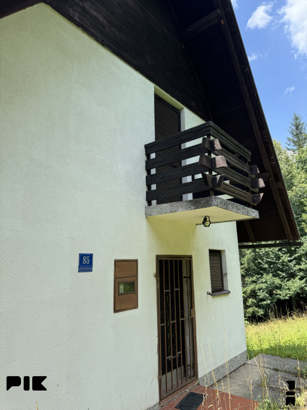 Prelijepa Kuća (Vikendica) Pale+2120m2 Ul. Solunskih dobrovoljaca 5