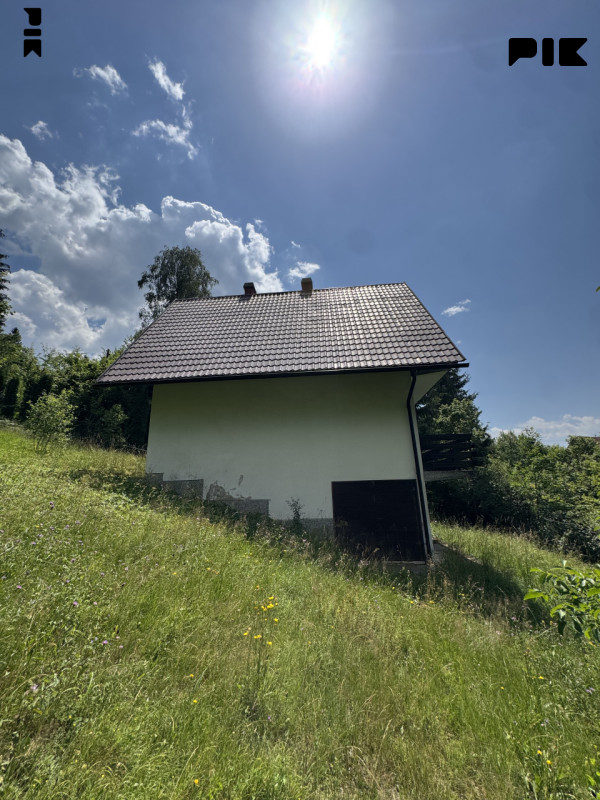 Prelijepa Kuća (Vikendica) Pale+2120m2 Ul. Solunskih dobrovoljaca 6