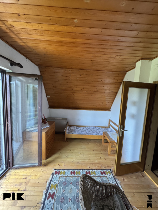 Prelijepa Kuća (Vikendica) Pale+2120m2 Ul. Solunskih dobrovoljaca 13