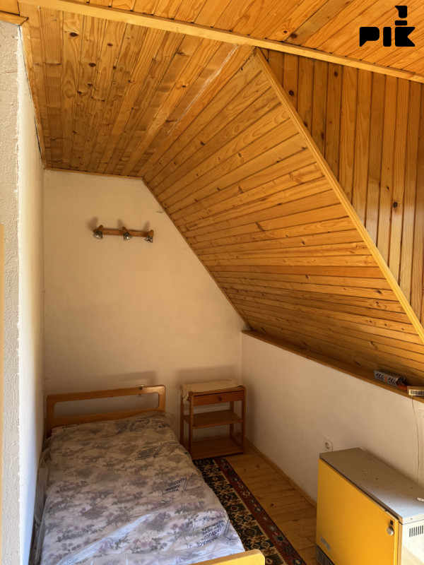Prelijepa Kuća (Vikendica) Pale+2120m2 Ul. Solunskih dobrovoljaca 15