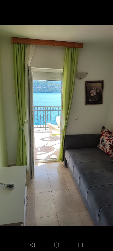 Neum, najam stana. Kontakt br. 063 486 026 3