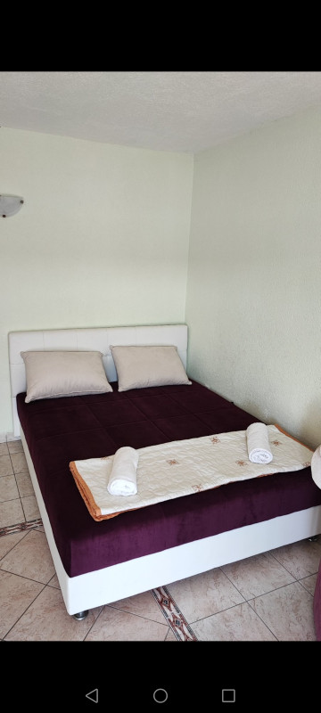 Neum, najam stana. Kontakt br. 063 486 026 4