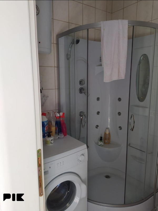 KARTEL/ Kuća sa voćnjakom, Bivolje Brdo 7