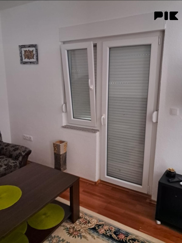 KARTEL/ Kuća sa voćnjakom, Bivolje Brdo 10