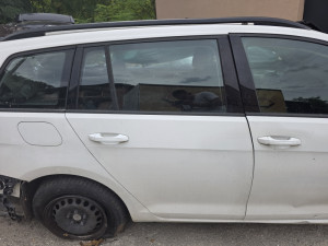 Vrata zadnja desna golf 7 karavan