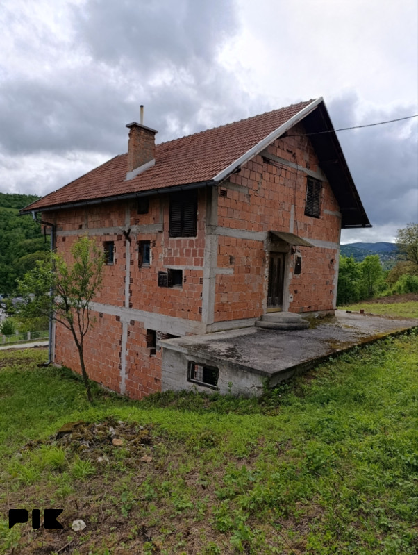 Kuca i parcele 2