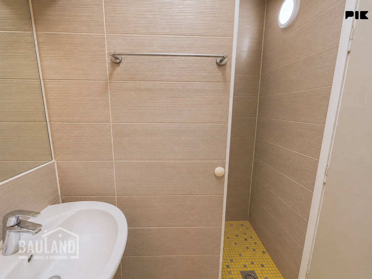 BAULAND/ Trosoban stan 70m2/ Pejton Ilidža 17