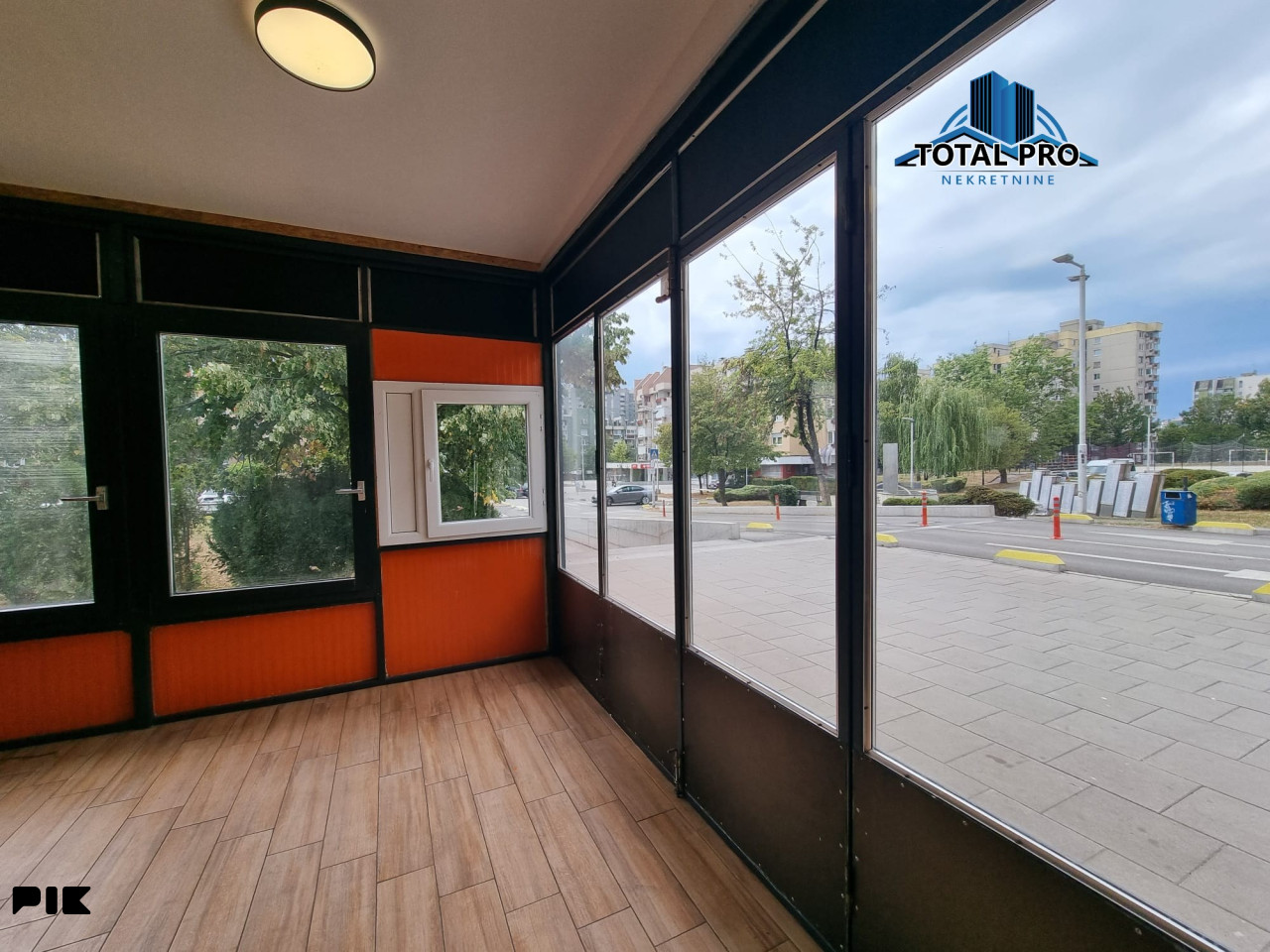 TOTAL PRO/ Poslovni prostor 31,5 m2 / Alipašino Polje B faza 9
