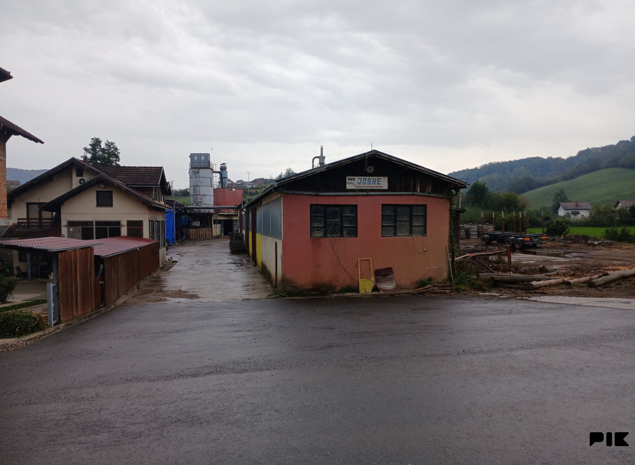 Hala i proizvodni pogon za preradu drveta, Kostajnica