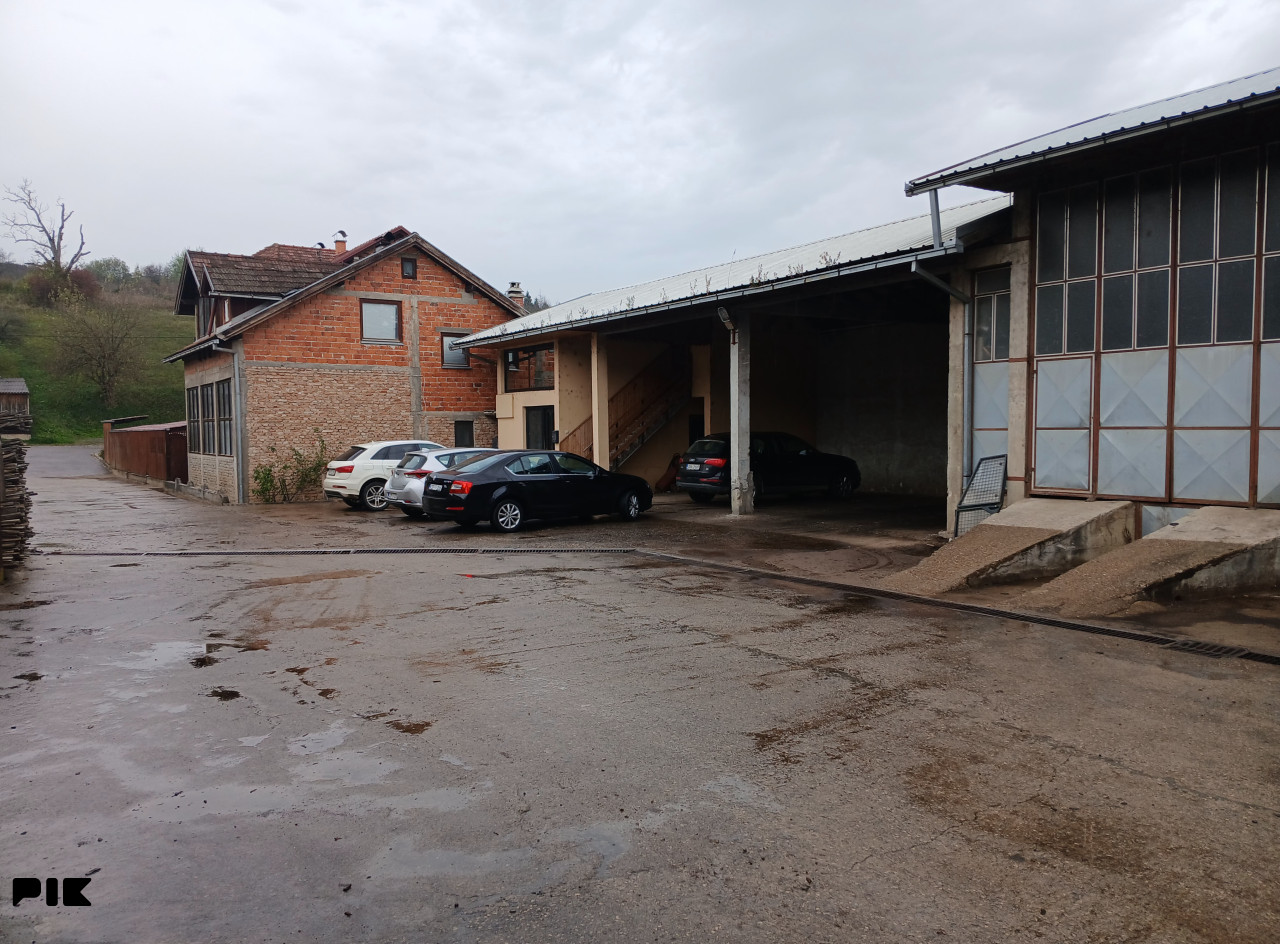 Hala i proizvodni pogon za preradu drveta, Kostajnica 8