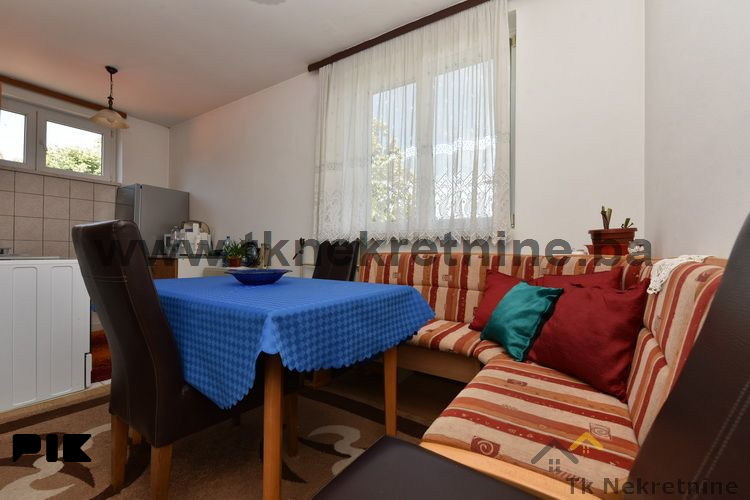 Adaptiran dvosoban stan 46 m2, niže spratnosti ,Miladije 8