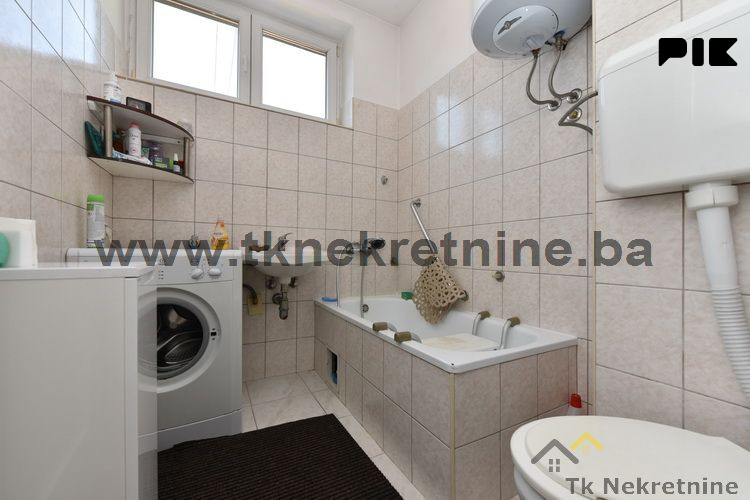 Adaptiran dvosoban stan 46 m2, niže spratnosti ,Miladije 12