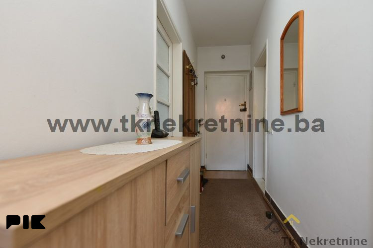 Adaptiran dvosoban stan 46 m2, niže spratnosti ,Miladije 15