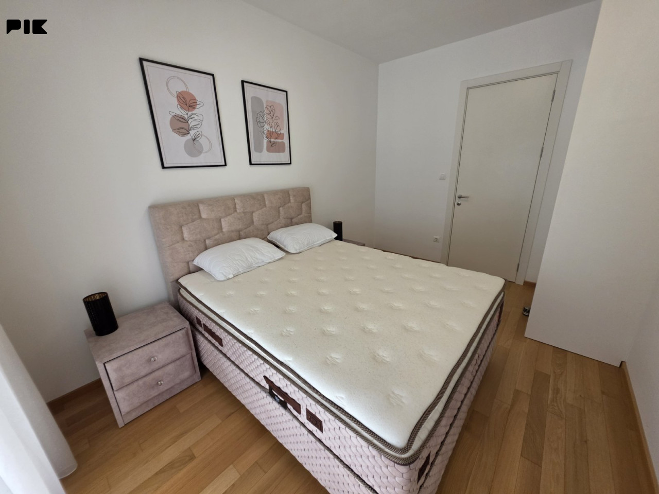 USELJIV STAN 85m2 JEVREJSKA ULICA, CENTAR, MODERNO NAMJESTEN 13