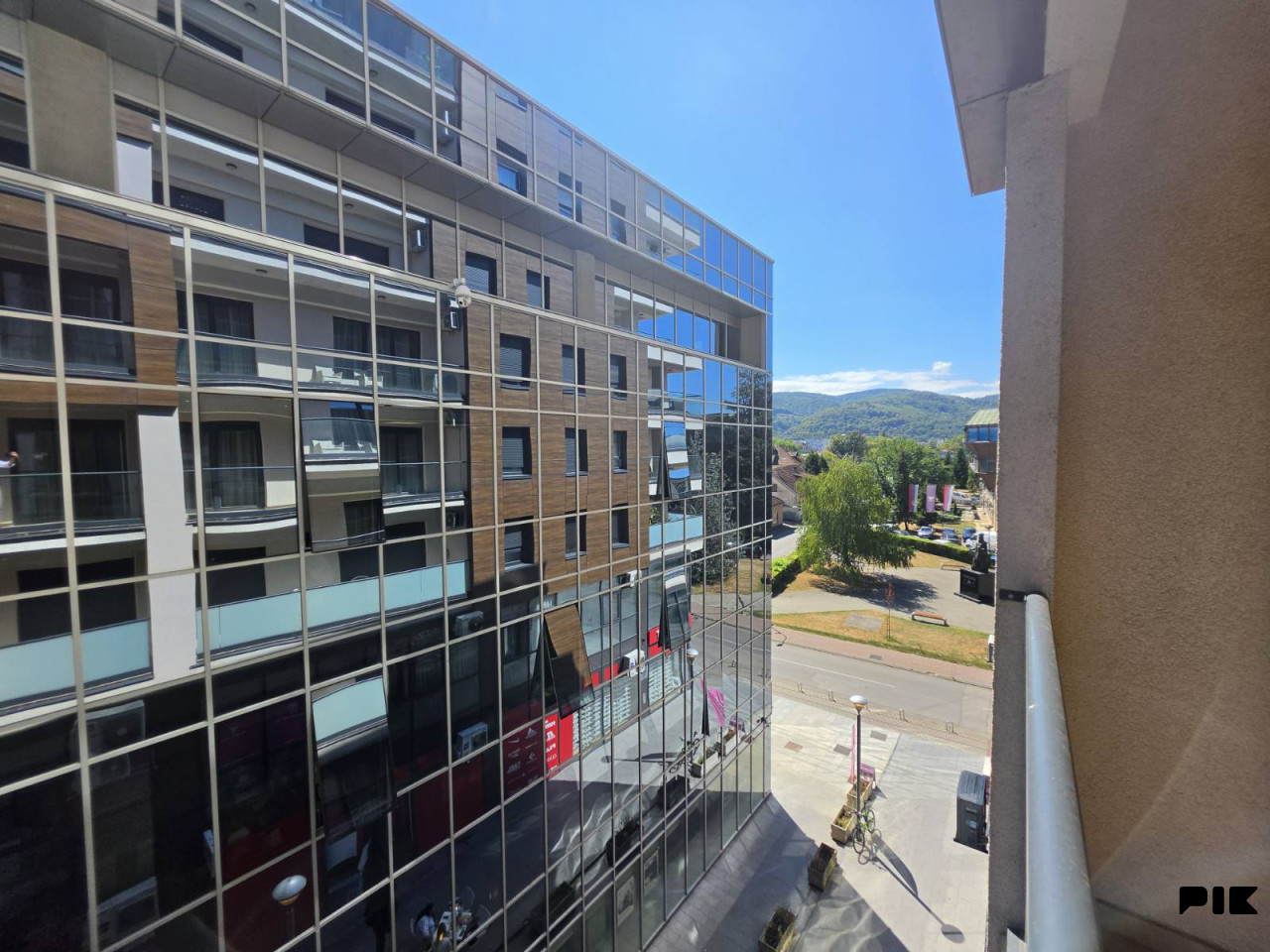 USELJIV STAN 85m2 JEVREJSKA ULICA, CENTAR, MODERNO NAMJESTEN 20