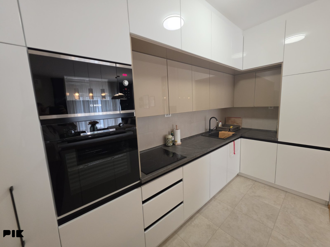 USELJIV STAN 85m2 JEVREJSKA ULICA, CENTAR, MODERNO NAMJESTEN 9