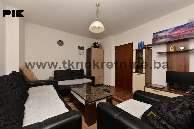 LUKAVAC-CENTAR! Adaptiran stan niže spratnosti površine 39 m2 2