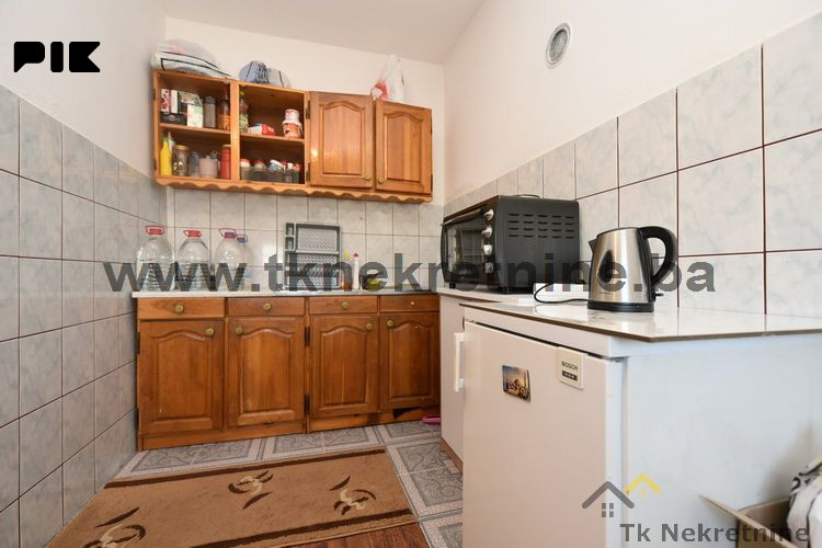 LUKAVAC-CENTAR! Adaptiran stan niže spratnosti površine 39 m2 9