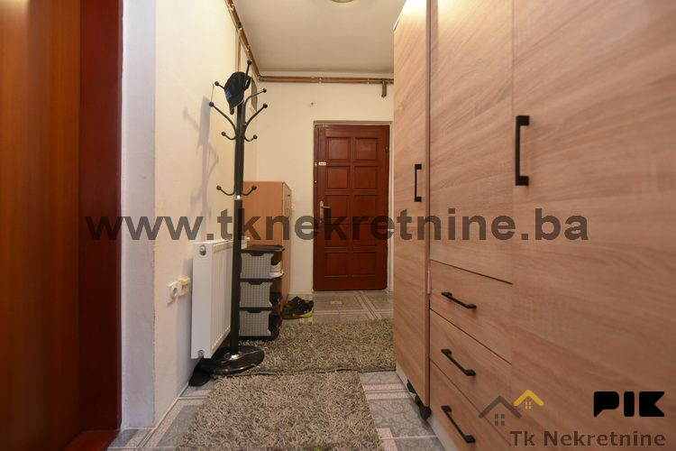 LUKAVAC-CENTAR! Adaptiran stan niže spratnosti površine 39 m2 11