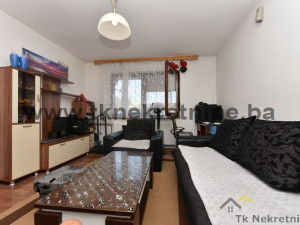LUKAVAC-CENTAR! Adaptiran stan niže spratnosti površine 39 m2