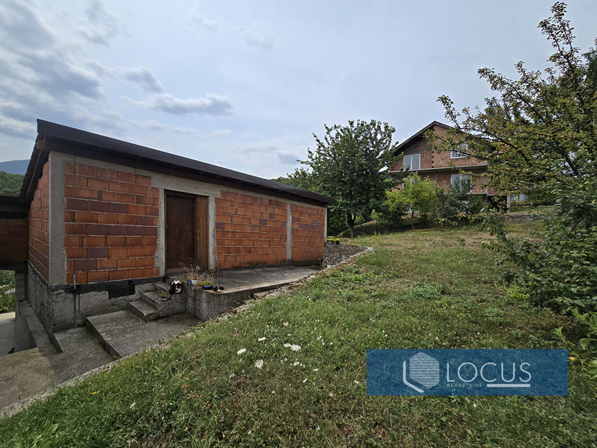 LOCUS: Kuća i dvorište, Miševići photo 4