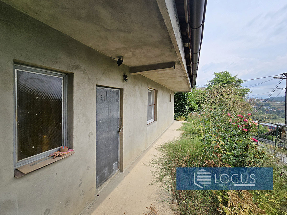 LOCUS: Kuća i dvorište, Miševići photo 5