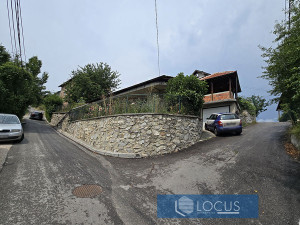 LOCUS: Kuća i dvorište, Miševići