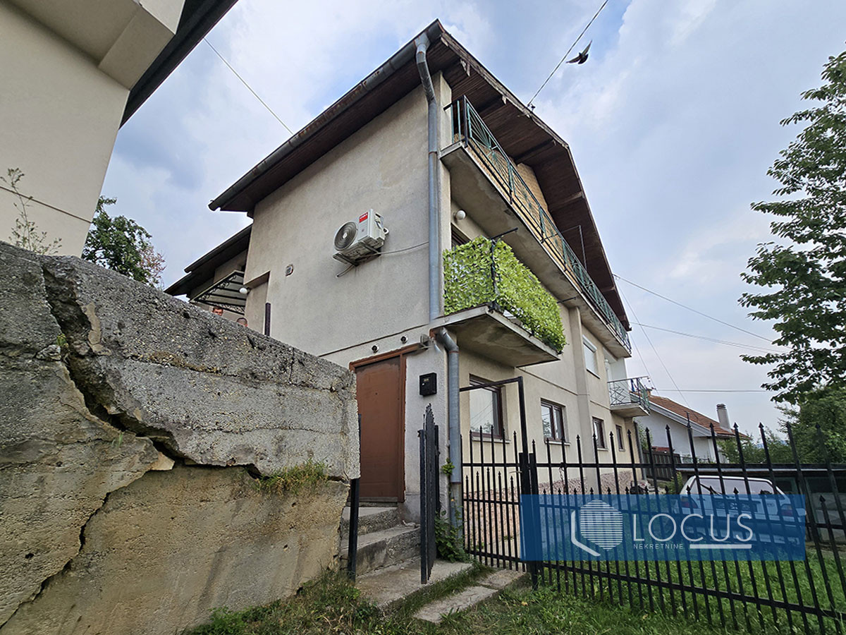 LOCUS prodaje: Dupleks kuća sa tri stana, Buća Potok 14