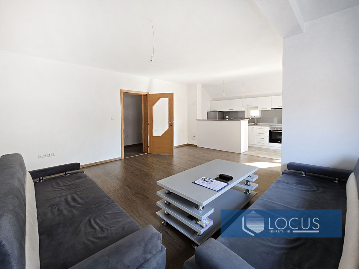 LOCUS prodaje: Kuća, Uglješe Uzelca, Doglodi photo 4