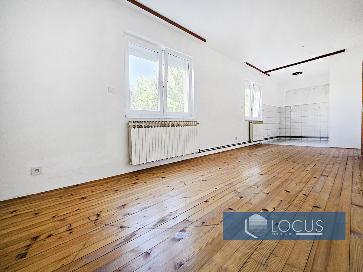 LOCUS prodaje: Kuća, Uglješe Uzelca, Doglodi 10