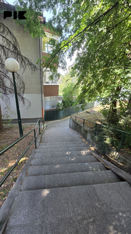 Trosoban stan odličnog rasporeda, Centar, Koševsko brdo! 20