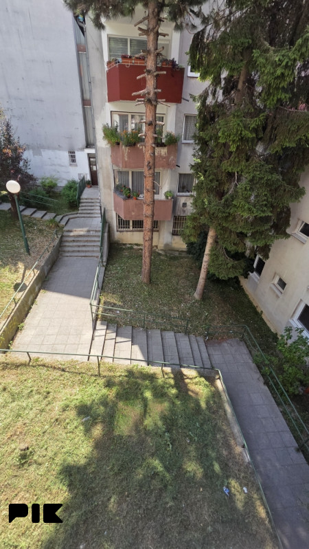 Trosoban stan odličnog rasporeda, Centar, Koševsko brdo! 16