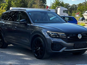 Volkswagen Touareg 3.0 4motion 2019 full R-line.