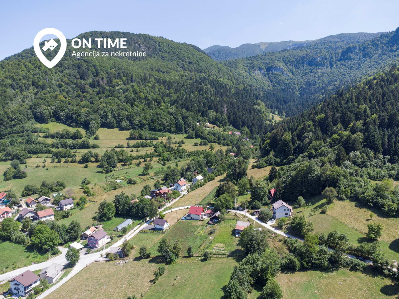 ON TIME prodaje: Vikendica sa zemljištem Pazarić 4