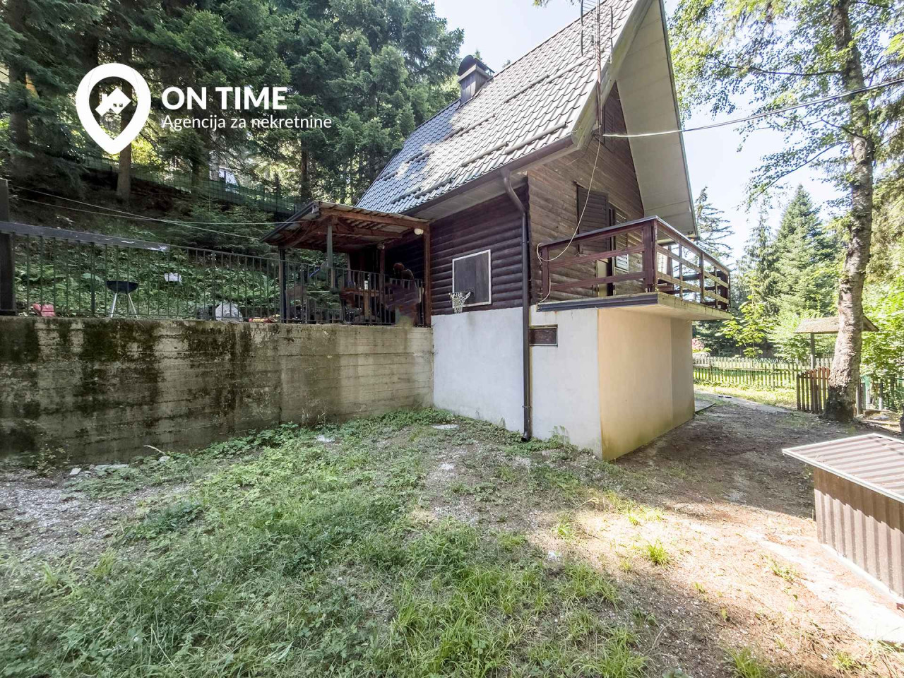 ON TIME prodaje: Vikendica sa zemljištem Pazarić 23