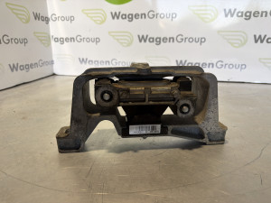 Nosac motora Mercedes W246 2014 (fotografija 1)